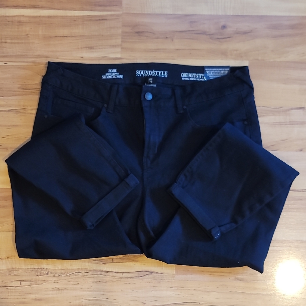 Women's Black Jeans by Soundstyle, NWT. 16